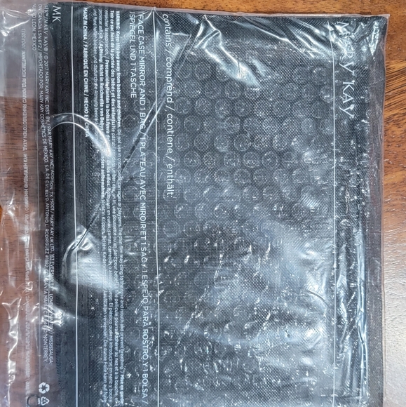 Face Case Mirror with tray and Mesh zip Bag - Picture 3 of 4